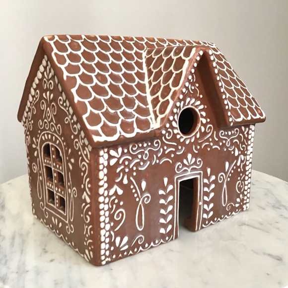 Pottery Barn Gingerbread House Stoneware New With Tag - Picture 15 of 16